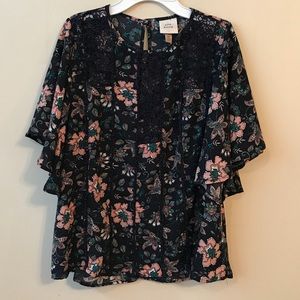 🌸Women’s Floral Wavy Top🌸